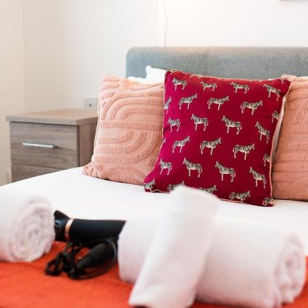 Off Road Parking, Garden, Smart Tv'S In All Rooms! Morriston Экстерьер фото