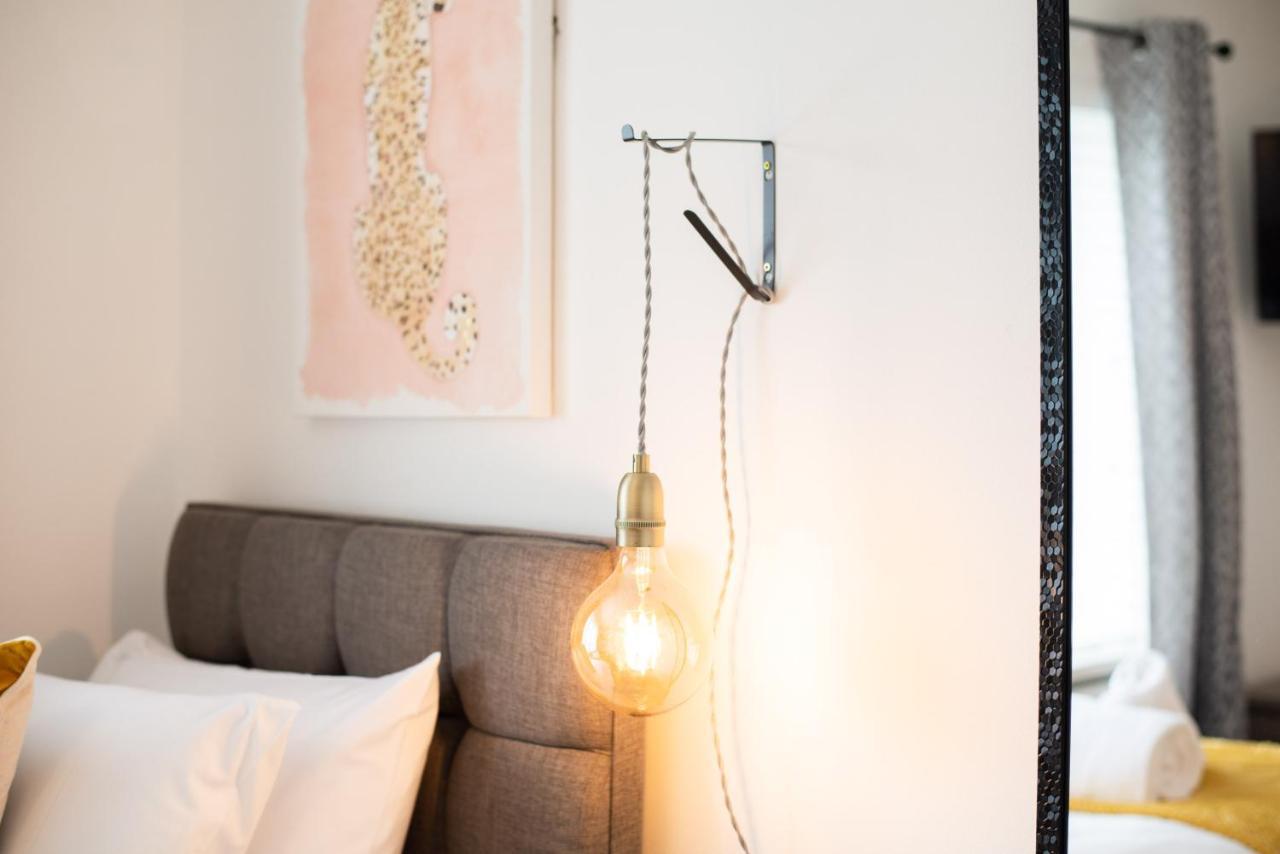 Off Road Parking, Garden, Smart Tv'S In All Rooms! Morriston Экстерьер фото