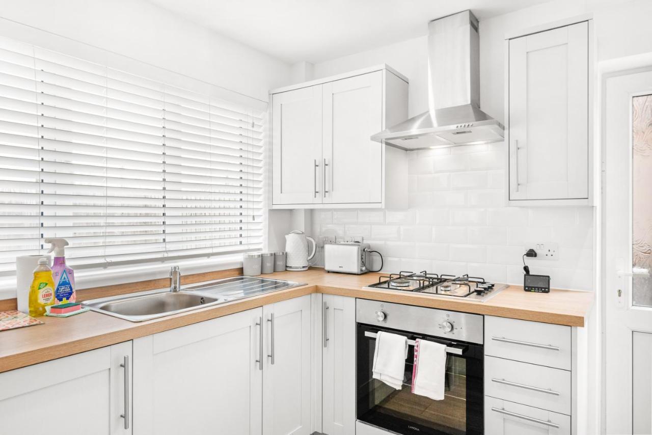 Off Road Parking, Garden, Smart Tv'S In All Rooms! Morriston Экстерьер фото